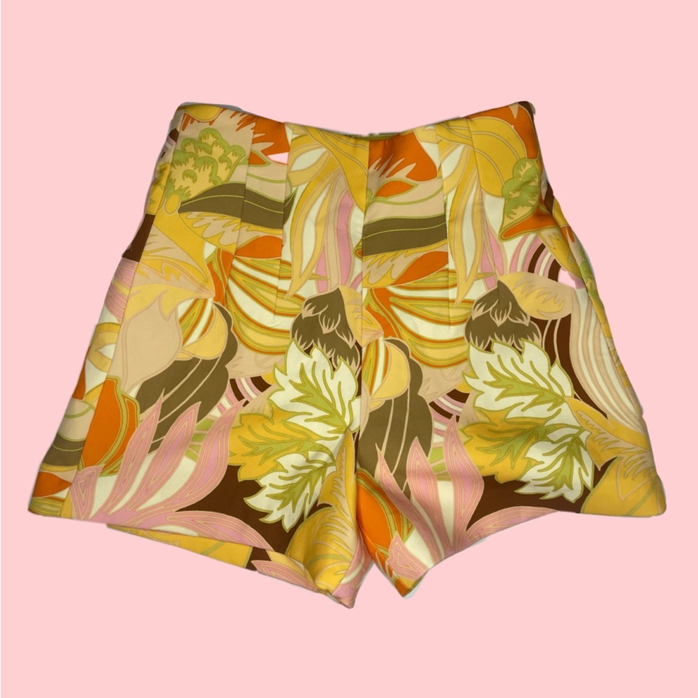 70s high-waisted shorts